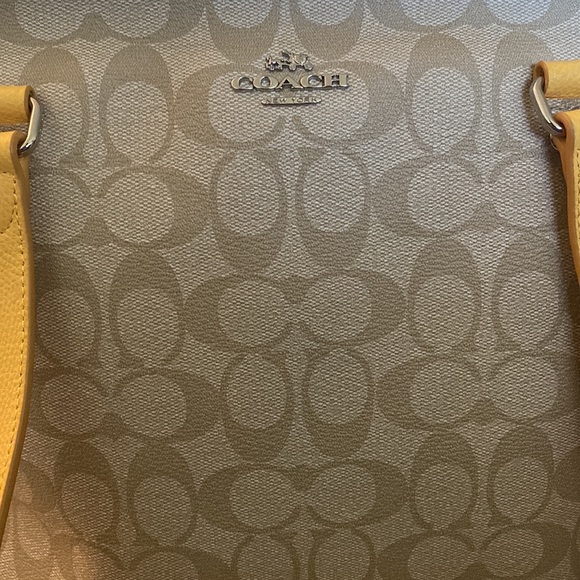 Vintage Coach purse - C logo with yellow accents, like new! - Picture 12 of 13
